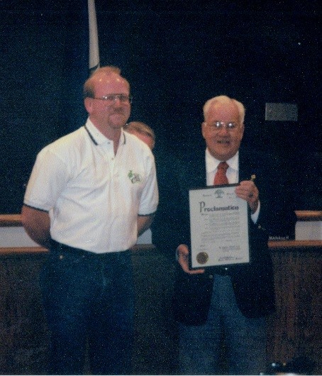 bob_waidmann_award_1999.jpg