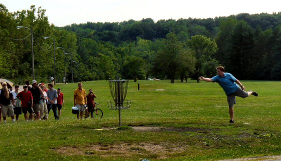 This putt gave Nate Doss<br />
the Hambrick Memorial title on the 81st hole of play