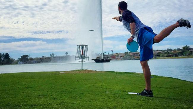 Cory Obermeyer putting at Fountain Hills.