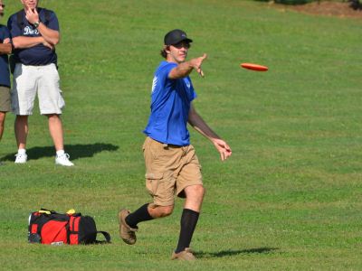 Jared Neal putting at the 2012 USDGC